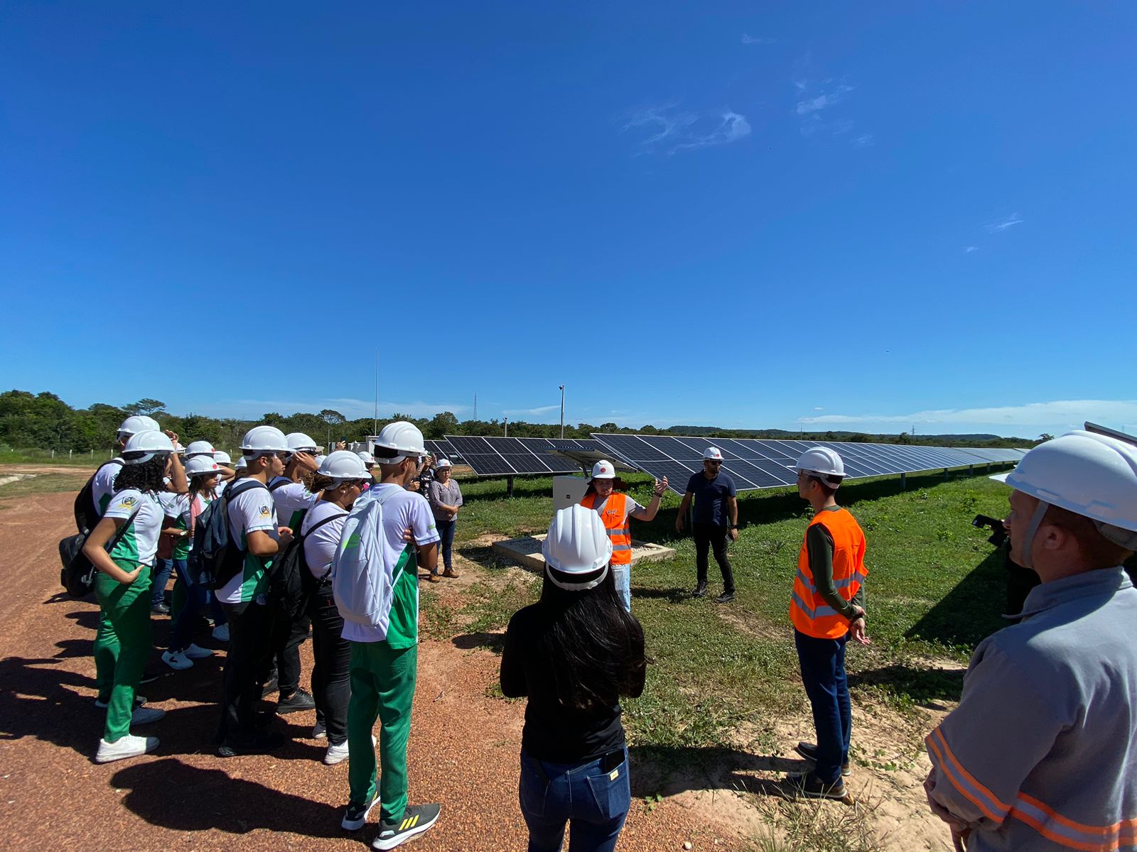 CITER POP: alunos de instituições do Piauí visitam estação de geração de energia solar